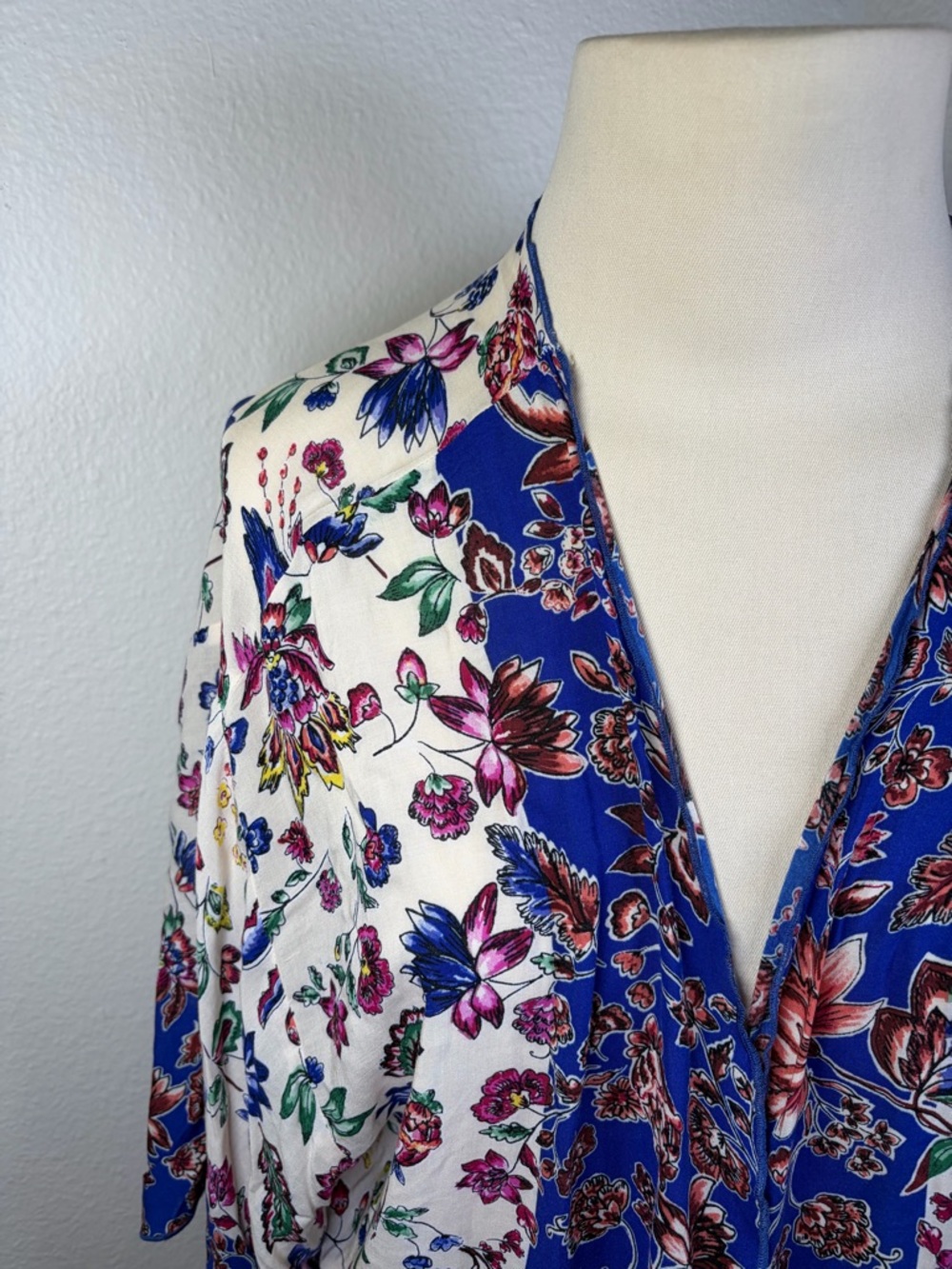 Democracy Floral Rayon Kimono Duster - Size L/XL - Picture 2 of 10